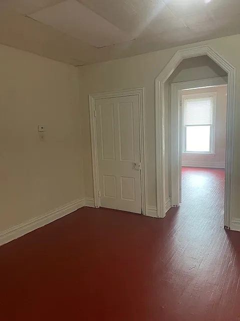 3 bed, 2328 sqft, $1,250 — Photo 2