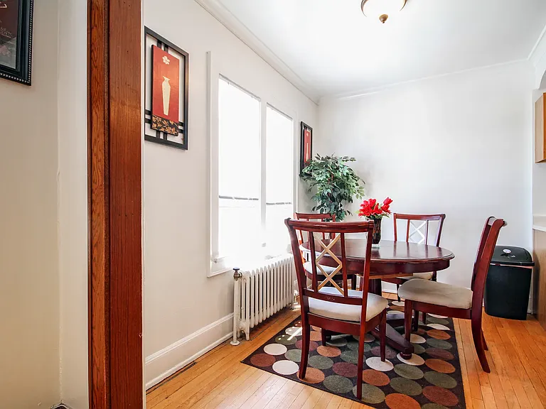1 Bedroom (Dinning Nook) (North/South Courtyard)