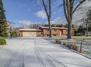 6604 S Oak Ln, Windsor, WI 53598