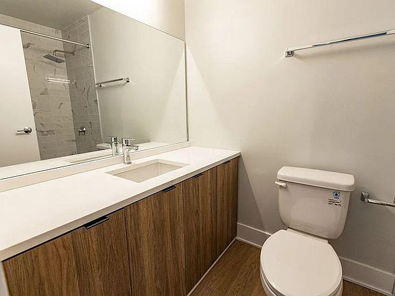 4th image of 441 N Wabash Ave #5007