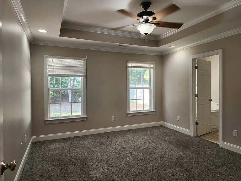 381 Rosemount Dr — Photo 10
