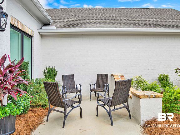 4th image of 341 Olde Park Ct