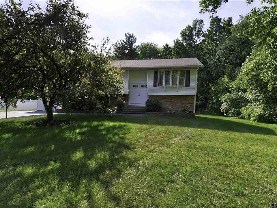 1st image of 16 Linden Ct