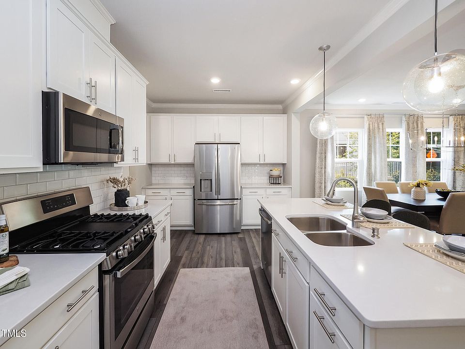 2nd image of 1060 Maple Branch Cir