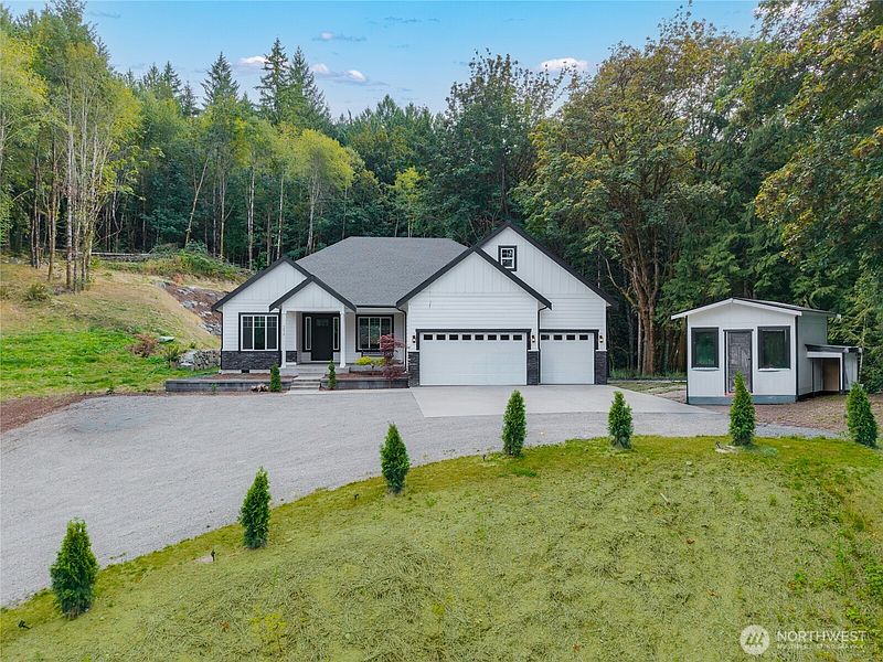 2nd image of 5070 SE Mullenix Road