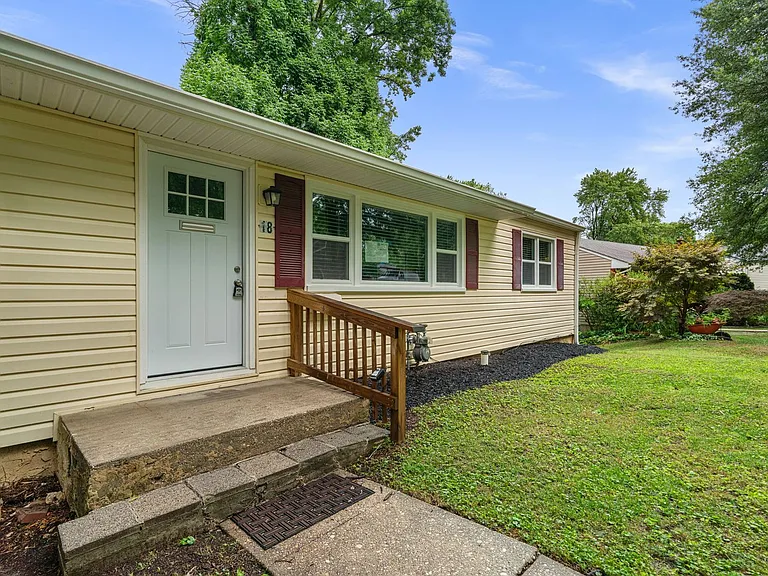 18 Grandin Cir — Photo 35
