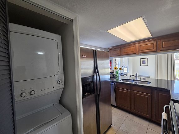 3rd image of 803 Caribbean Dr #A