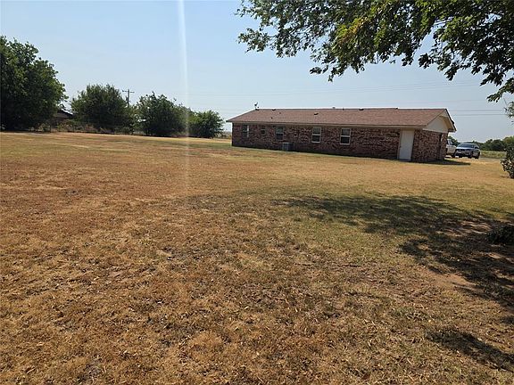 2nd image of 1402 County Road 1270