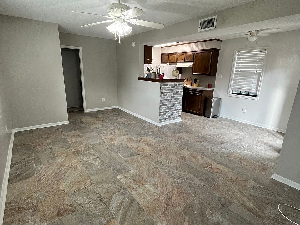 1st image of 64 Dogwood Ln