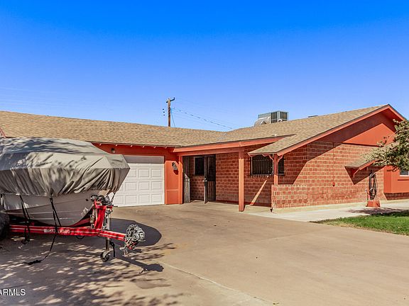 3rd image of 3926 W STELLA Lane