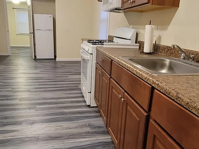 811 Main St #2 — Photo 3