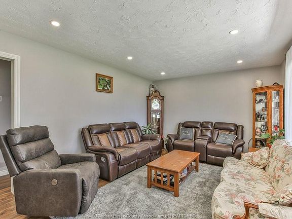 2nd image of 6551 Springfield Rd