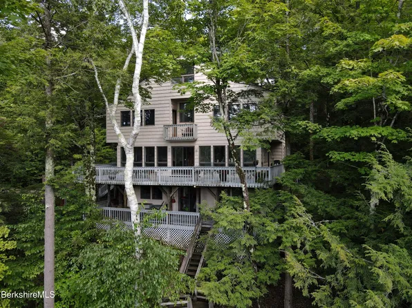 307 Long Pond Rd, Great Barrington, MA 01230