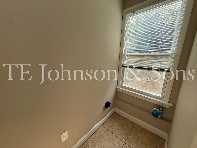 5535 Robinhood Rd — Photo 30