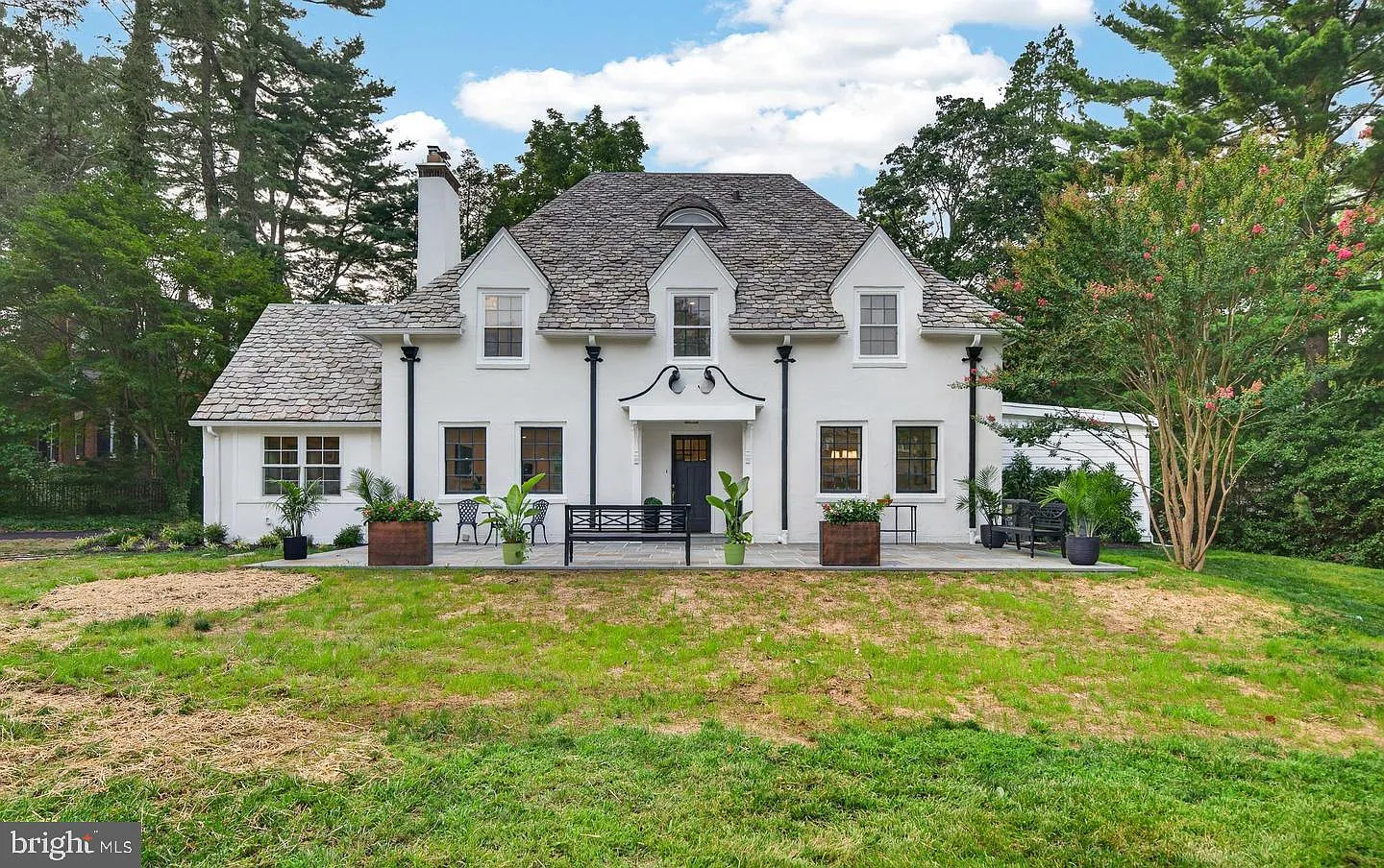 6 bed, 4.5 bath, 3814 sqft, $6,000 — Photo 1