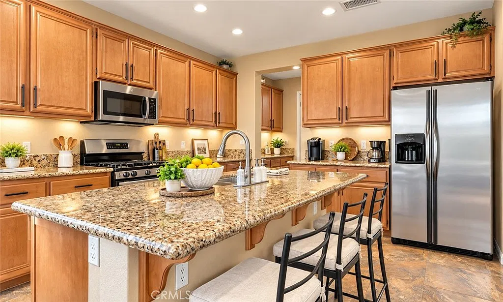 3 bed, 2.5 bath, 2495 sqft, $4,300 — Photo 2