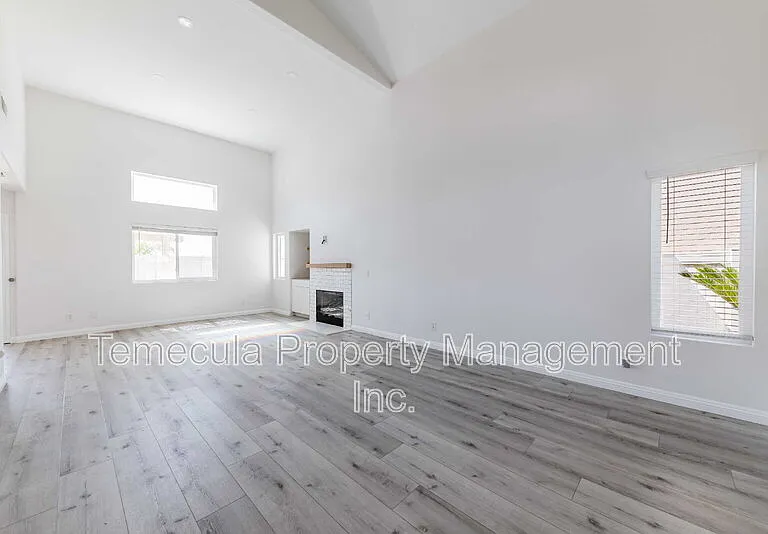 45333 Corte Progreso — Photo 2
