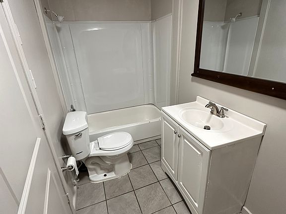 4th image of 2093 N Ford St