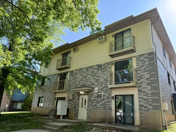 436 S Van Buren St, Iowa City, IA