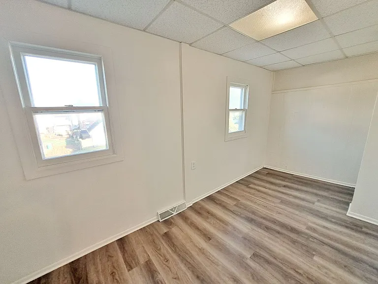 118 S Franklin St — Photo 23