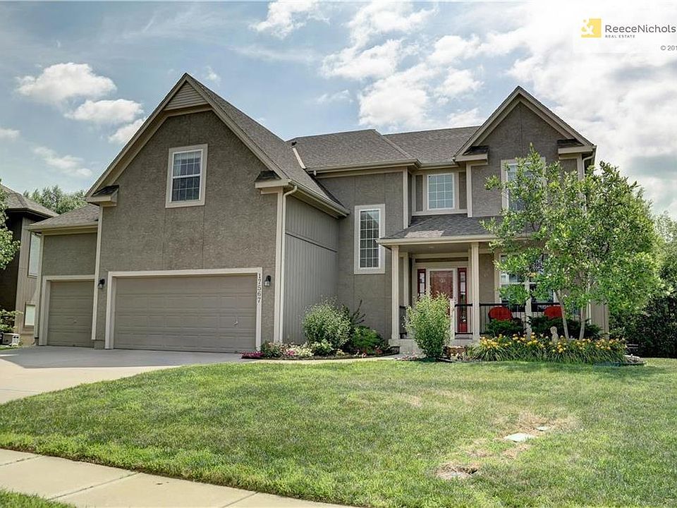 Move In Ready Backs to Greenspace Cul-de-Sac Home!