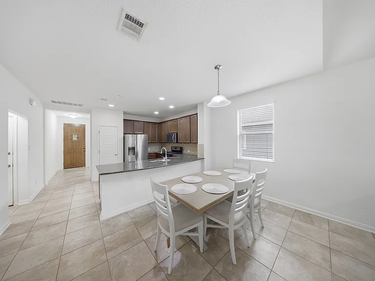 8707 Straight Oaks — Photo 9