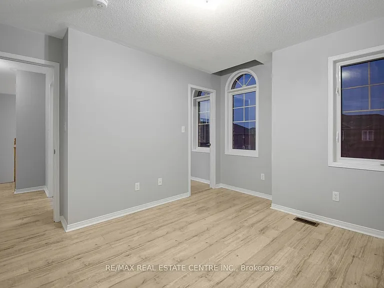 112 Commodore Dr — Photo 27