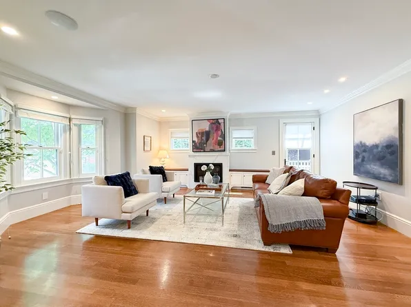 35 Willard St, Cambridge, MA 02138