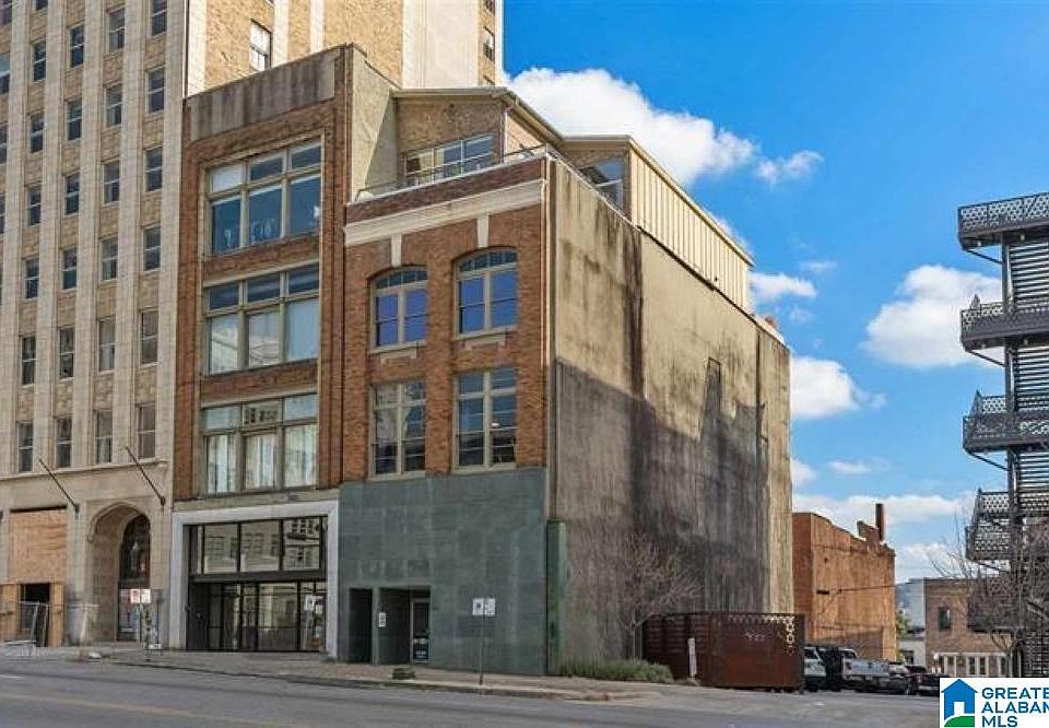1st image of 2025 1st Ave N #200