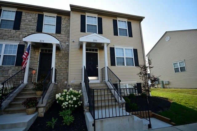 1st image of 223 Oxford Oak Dr #223
