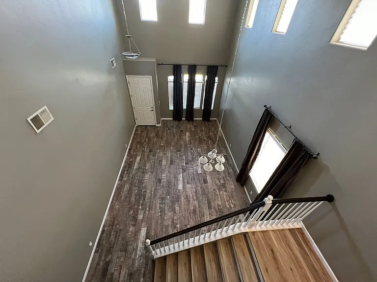 3156 N Applegate Ave — Photo 12