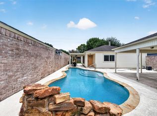 3611 Vineyard Dr, Houston, TX 77082