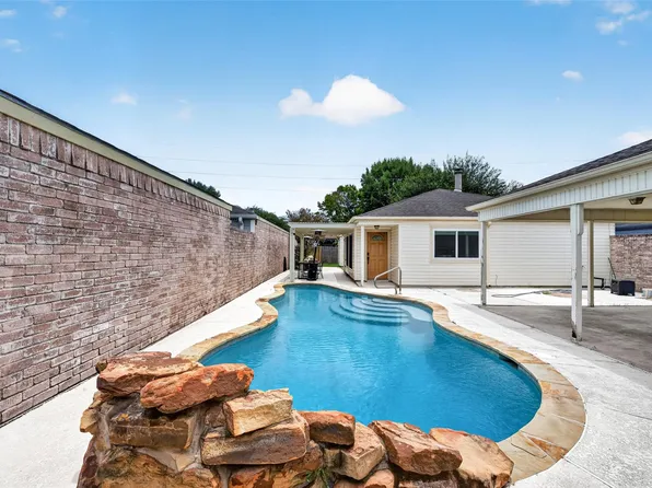 3611 Vineyard Dr, Houston, TX 77082