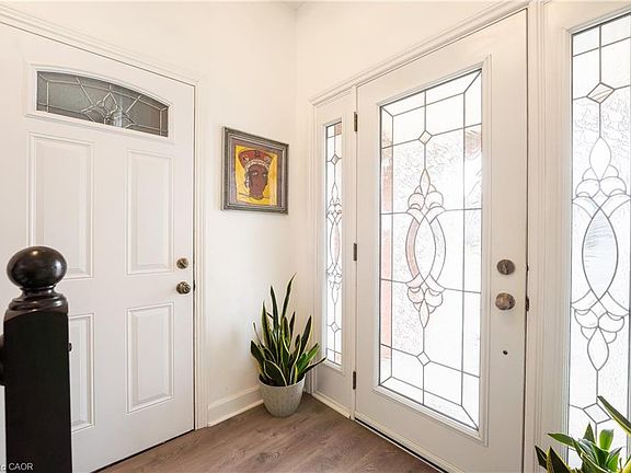 3rd image of 39 Hazelwood Cres
