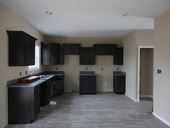 5th image of 40 Chalet Cir