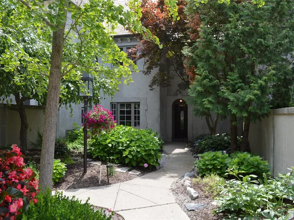 5467 Bristol Parke Dr, Clarkston, MI 48348