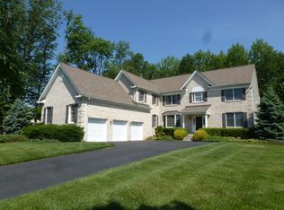 31 Courtside Ln, South, NJ 08540