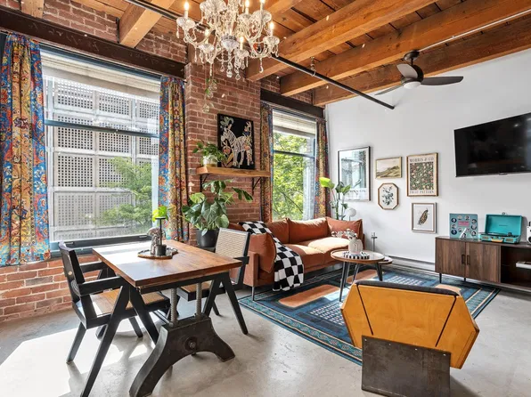55 Cordova St E #310, Vancouver, BC V6A 0A5