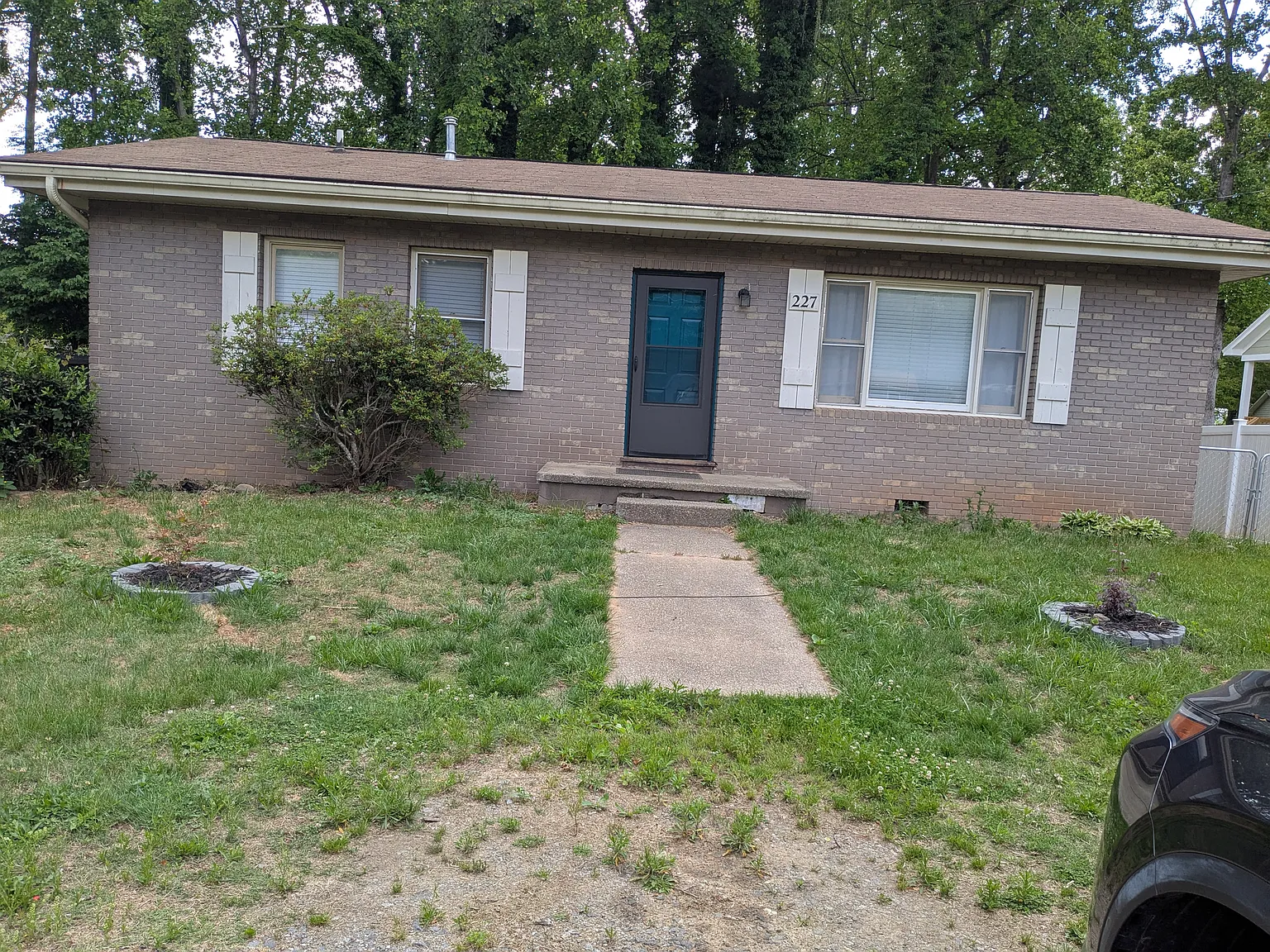 3 bed, 1120 sqft, $1,800 — Photo 1