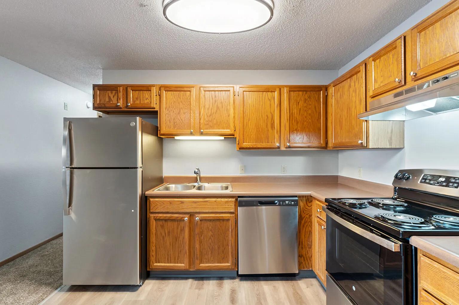 Bedford Apartments — Photo 2