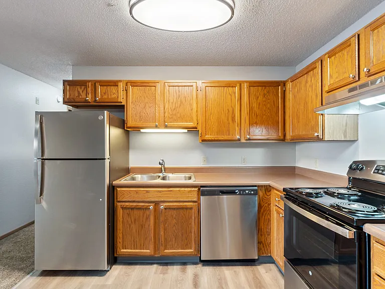 Bedford Apartments — Photo 2
