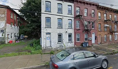 131 William St #1 — Photo 1