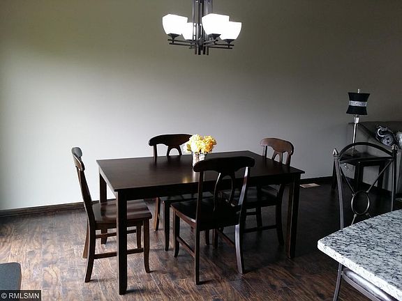 5th image of 2434 Filmore Ln SE