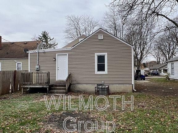 2nd image of 3547 Wallace Ave
