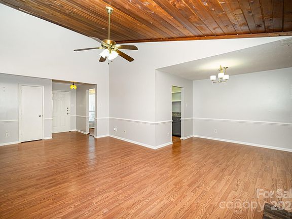 3rd image of 805 Sardis Cove Dr