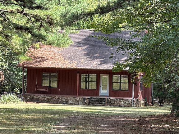 2nd image of 643 Roman Rd