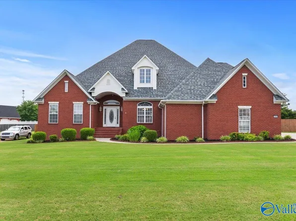 27683 Kim Dr, Harvest, AL 35749