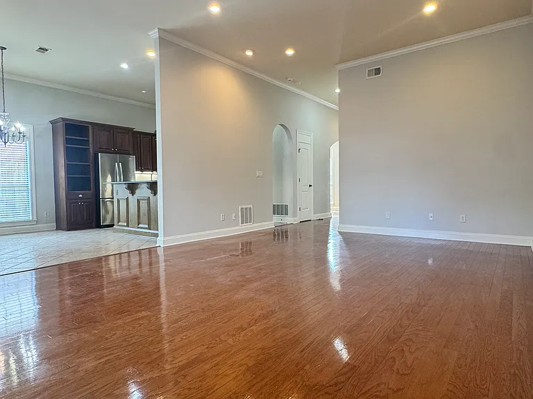 4431 Evelyn Ln — Photo 4