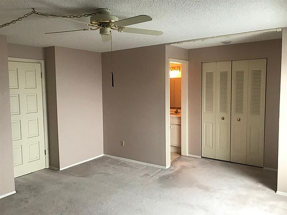 4th image of 844 W Cliff Dr APT 305