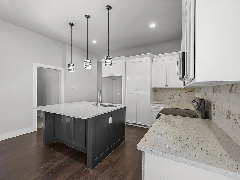 204 S Getzendaner St #2 — Photo 20